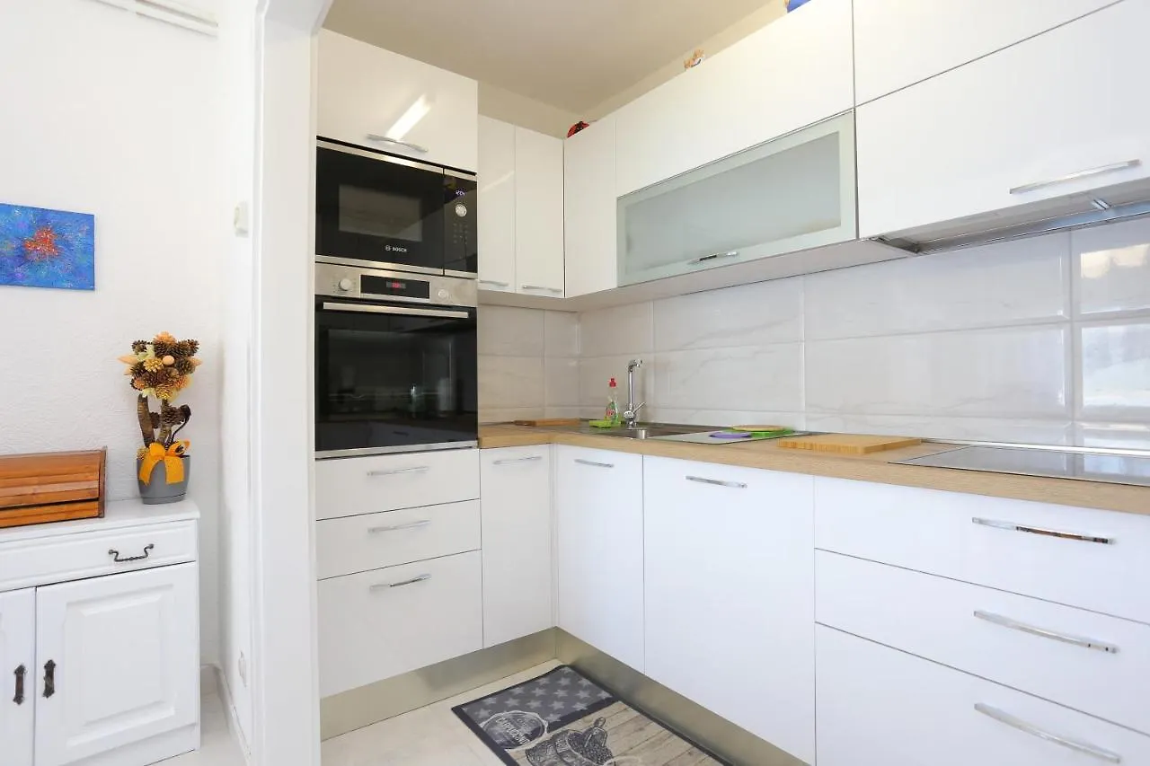 Apartments By The Sea Arbanija, Ciovo - 18661 Trogir